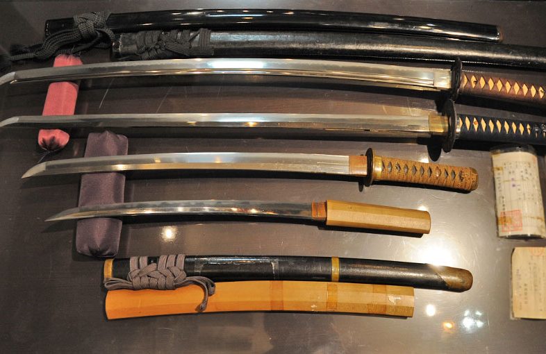 2021年3月21日掲載：神奈川県男性から、刀2振、脇差2振を宅配買取