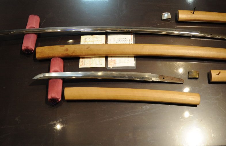 2021年4月2日掲載：静岡県女性から、刀2振、脇差1振を持込買取