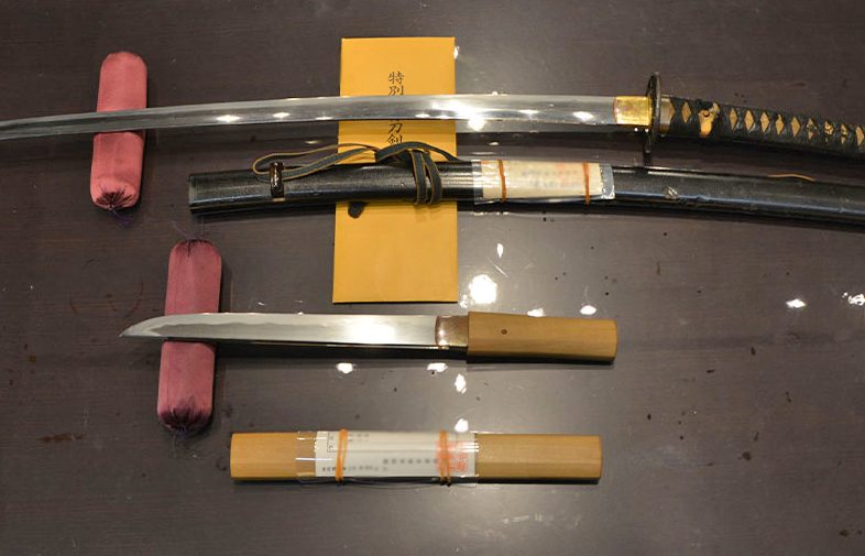 2021年10月10日掲載：佐賀県男性から、刀2振、短刀1振を持込買取