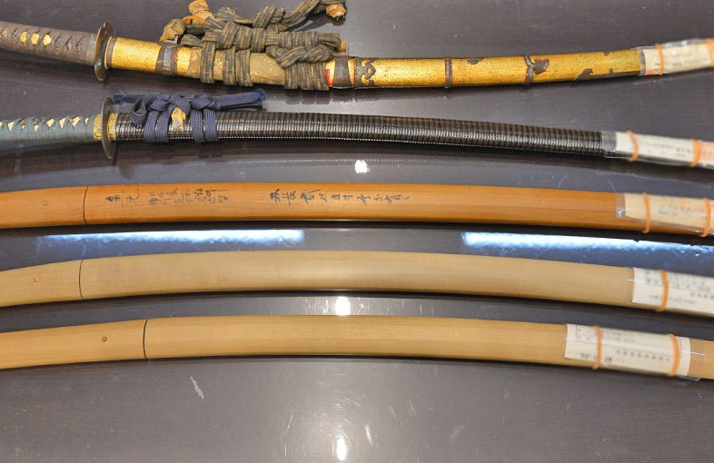 2022年1月18日掲載：神奈川県男性から、刀4振、脇差1振を出張買取