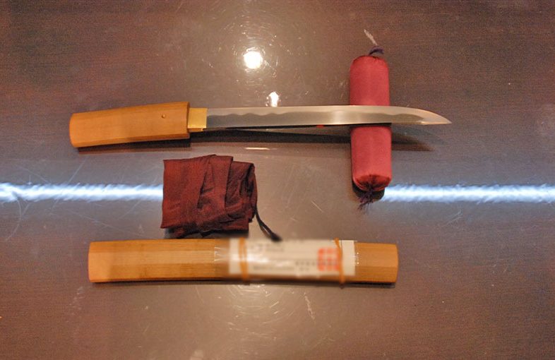 2022年6月30日掲載：千葉県男性から、短刀1振、鍔 1点を持込買取