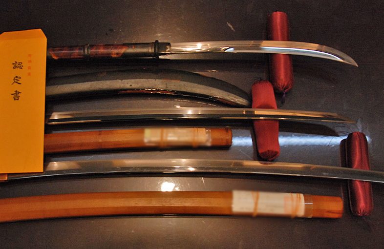 2022年10月11日掲載：青森県女性から、刀2振、薙刀1振を宅配買取