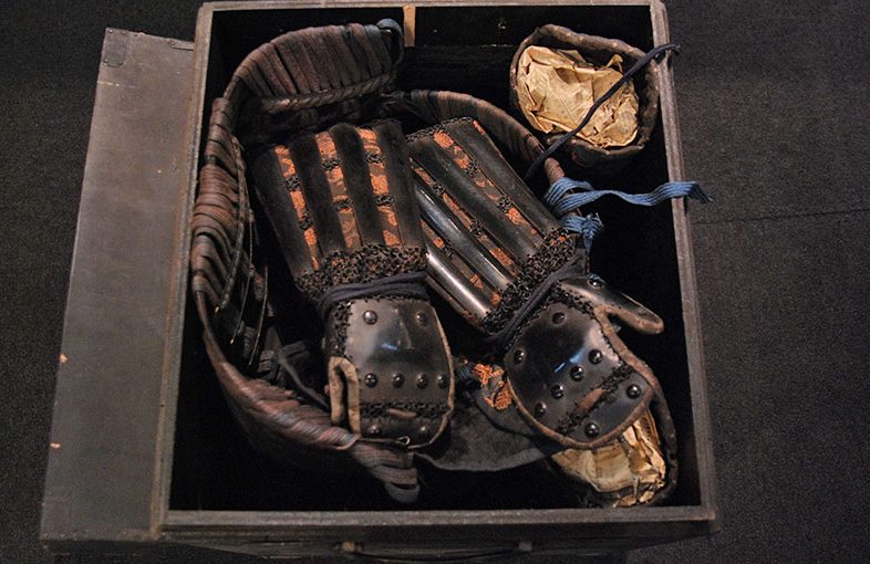 2022年10月31日掲載：茨城県女性から、甲冑1領を宅配買取