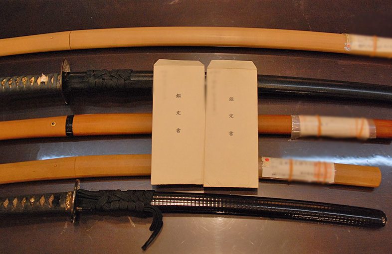 2022年11月22日掲載：神奈川県男性から、刀1振、脇差2振を持込買取