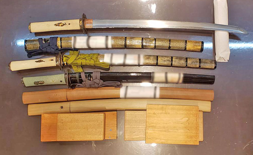 2024年5月17日掲載 千葉県女性から、脇差3振、他金具数点を宅配買取