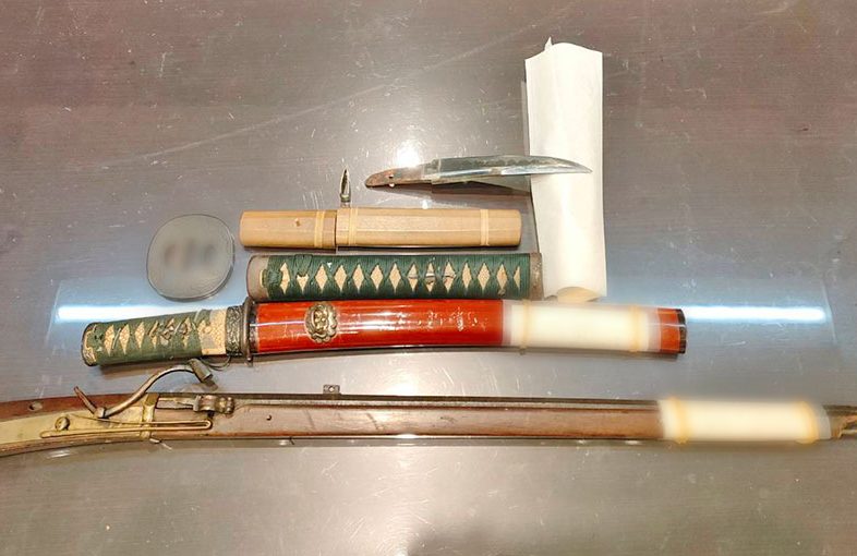 2025年2月24日掲載 香川県男性から、短刀2振 火縄銃1丁 鍔1点 柄1点を宅配買取