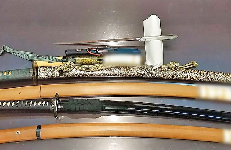 2025年3月21日掲載 東京都 男性から、太刀 在銘 1振・刀 在銘 2振 拵付・刀 在銘 2振・脇差 無銘 1振・短刀1振・拵入 槍 在銘 1振 拵入・小刀1振 拵入 を持込買取