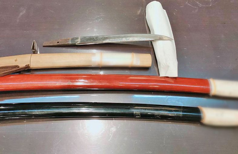 2025年4月28日掲載 千葉県・男性から、刀2振、短刀1振を宅配買取