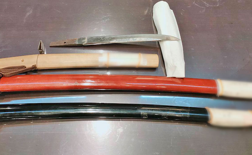 2025年4月28日掲載 千葉県・男性から、刀2振、短刀1振を宅配買取