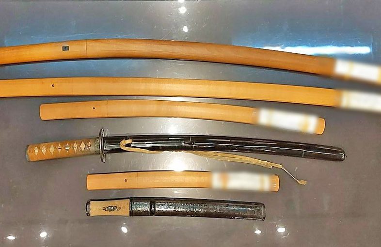 2025年5月27日掲載 静岡県・女性から、刀2振 脇差1振 短刀1振を宅配買取